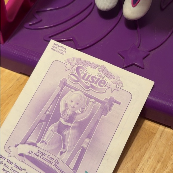 Vintage Super Star Susie Gymnastics Gymnast Bar Flipping Doll Toy Biz 1999 - Picture 6 of 6